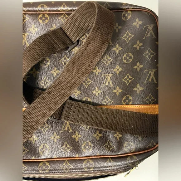 Louis Vuitton Reporter GM Monogram Shoulder Bag - Picture 11 of 13